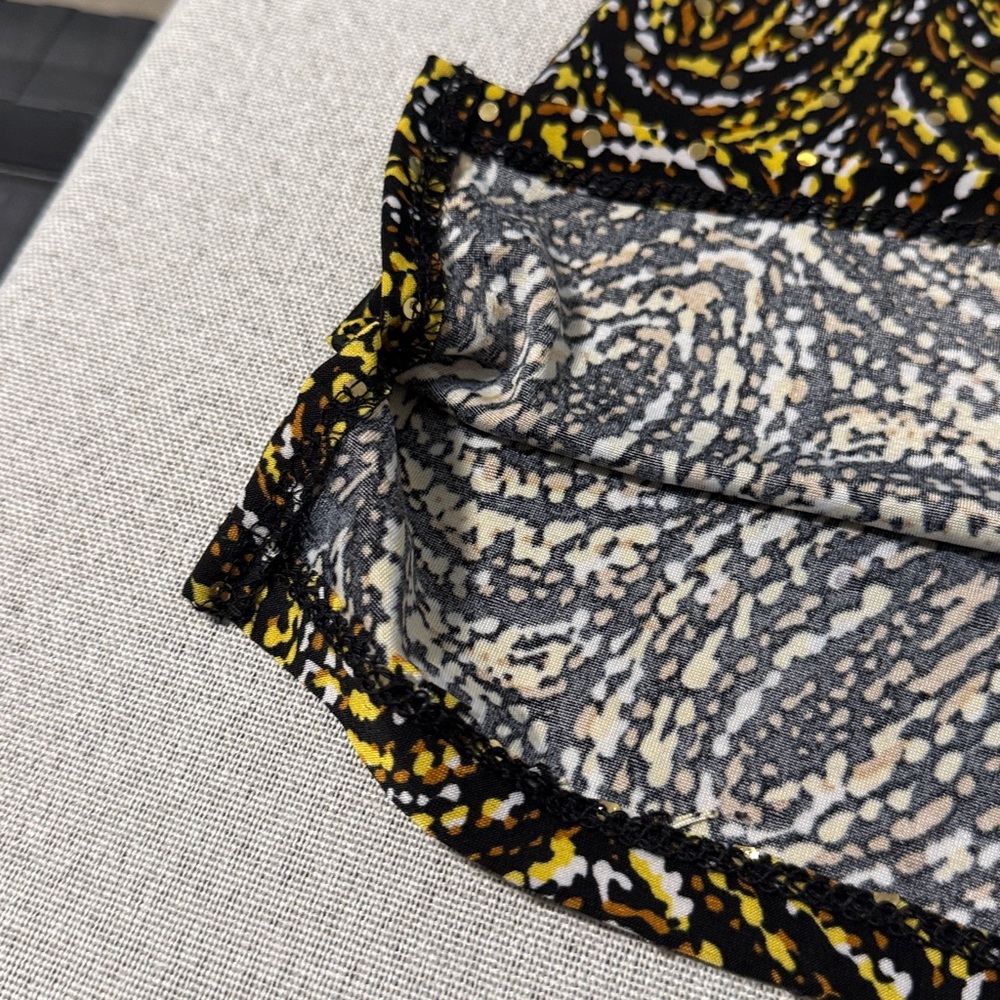 Emily Daniel’s Elegant Brown and Gold Swirl Tunic Top SZPM. - Picture 12 of 14